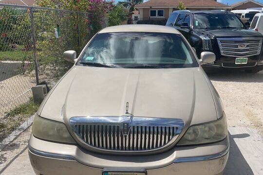 Roundtrip Airport Transfer- Lincoln Town Car