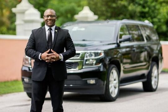 Private Roundtrip Luxury SUV Transfer to Downtown Nassau